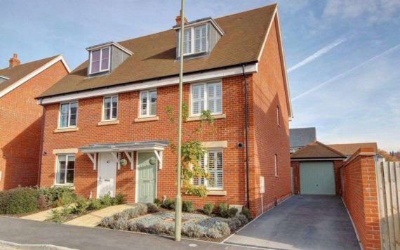 4 Bedroom Semi-Detac...